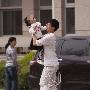 田亮叶一茜一家三口亮相 游泳馆享天伦乐(组图)