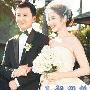侯佩岑戴6克拉钻戒出嫁 养父牵手步红毯(图)