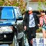 王全安张雨绮牵手照曝光 两人看似非常亲密(图)