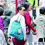 甄子丹陪老婆汪诗诗逛街 休息半年陪家人(图)