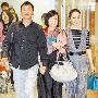 侯佩岑母亲被揭小三史 机场洒泪望风波止(图)
