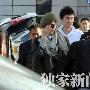 范冰冰夸张造型机场被围观 直奔美容院(组图)