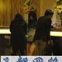 组图：苍井空泡温泉回酒店 甜美微笑与朋友热聊