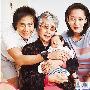齐秦公开女儿太太合照 强调已注册不是未婚生子