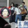 谢娜素颜回京 穿孕妇装`孕味`十足(组图)