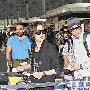 郑秀文许志安玩“私奔” 情侣墨镜亮相机场(图)
