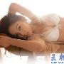 “翻版范冰冰”内衣写真 床上玩翻滚(组图)