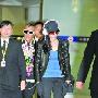张柏芝返回香港现身机场 对于婚变一律不回应