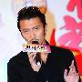 柏芝哭诉艳照曝光遭霆锋冷落 差一步抱儿子跳楼