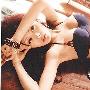 何佩瑜推新写真秀33C美胸 性感尺度超大(组图)