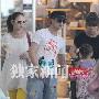 叶一茜再次怀孕照曝光 素颜带女儿接田亮(组图)