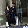 金城武陷已婚传闻 和神秘女子穿情侣装(组图)