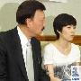 徐怀钰暴瘦召开记者会 崩溃大喊“不要伤我妈”