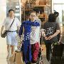 张靓颖狠撇45岁男友 独自现身全程黑脸(组图)