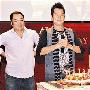 谭咏麟提前庆生获歌迷赠大礼 盼香港经济能稳定