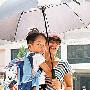 Lucas为避追访未上学 李克勤儿子面对镜头扭捏