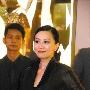 刘嘉玲性感现身 秀鸽子蛋钻戒力证婚姻完美(图)