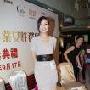 杨千嬅希望明年造人成功 自认配做时尚女性(图)