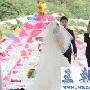 张杰谢娜婚礼宣誓感动落泪 当众热吻秀甜蜜(图)