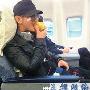 黄晓明双眼暂失明蒙纱布开工 病因未清似旧疾