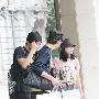 董洁遭男粉丝求合影 欣然接受无惧素颜(组图)