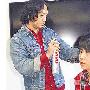 光良“发胶风波”仍未解决 批机场人员态度傲慢
