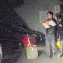 闫妮被指搞姐弟恋 回应：我不想回应这些事(图)