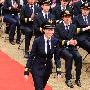 具惠善曝光新剧照 穿航空制服走红地毯(图)
