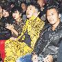 谢霆锋留胡须观好友演出 柏芝未赴约(图)