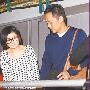 Selina婚后首次公开亮相 听Hebe个唱飙泪(组图)