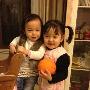 赵薇老公曝女儿新照 小四月瞪眼气场足(组图)