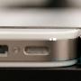 白色款 iPhone 比黑色款厚 0.2mm...可能对保护壳周边购买、生产造成影响