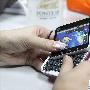 摩托ME511逼近1500元 细数六款美眉最爱手机