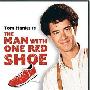 《穿一只红鞋的男人》(Man with One Red Shoe)[DVDRip]