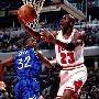 《NBA十佳球典藏系列》(Classic.Top.10)6月17日更新第二期：艾弗森惊天骑人补扣[640x480][RMVB]