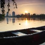 华家池中的小船图片 自然风光 风景图片