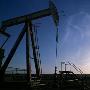 龙泉：延长减产协议油价有望突破70，2.23原油操作建议
