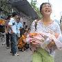 妻子生娃丈夫拒绝签字抢救 拖欠医药费不辞而别