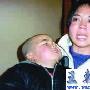 ［收集］湖南擦鞋女在温州：我好想回家看看母亲(图)