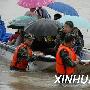 南京军区某师200余名官兵投入抗台抢险