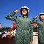 中国空军首批战斗机女飞行员成绩不逊男性(图)