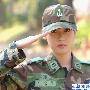 韩国女兵敬礼