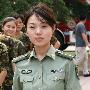 英姿飒爽女兵妹妹正步走来