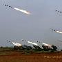 图文：成都军区驻滇炮兵团火箭炮群实弹射击