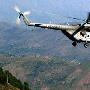 印度总统所乘米-17运输直升机降落时撞墙(图)
