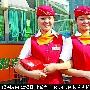 重庆90后孪生姐妹当公交车售票员(组图)