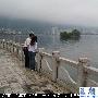 湖边偶遇一对男女吵架后MM跳湖全过程(组图)