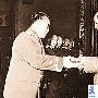 毛主席逝世时，世界几乎所有国家都发表评论，沉痛悼念。