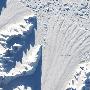 卫星图片揭示南极冰架崩裂导致冰河加速消退