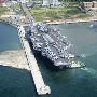 美国海军公开CVN-73航母抵达韩国现场图